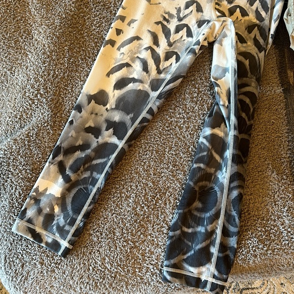 Lululemon 22inch black/white/gray - Picture 6 of 7